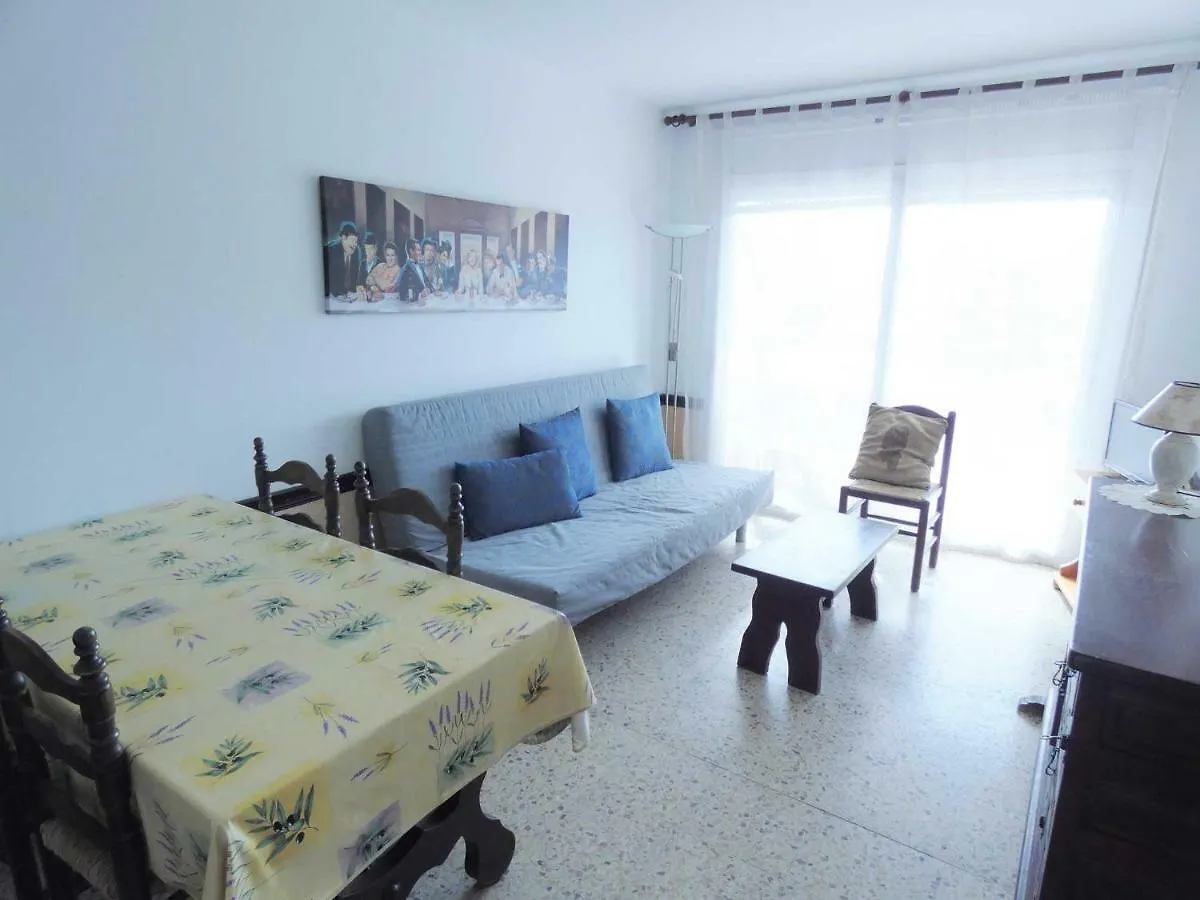 Rosas 4-16 Apartment